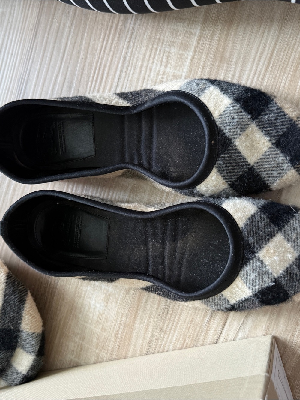 Burberry Nova Check Wool Ballet Slipper Flats, Size 38 - Picture 6 of 6